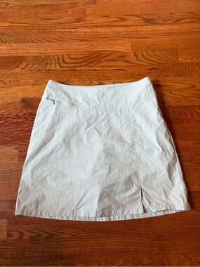 Patagonia Women’s Tan skort size 6